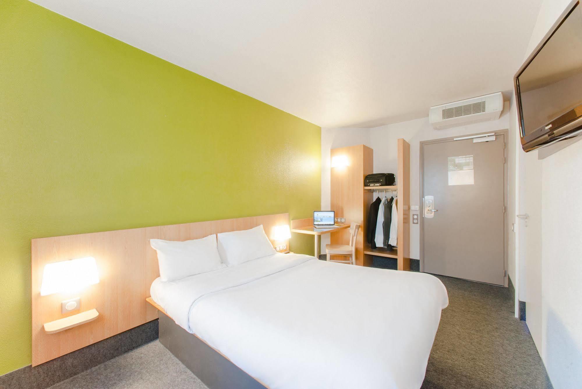 B&B Hotel Troyes Saint-Parres-Aux-Tertres Bagian luar foto